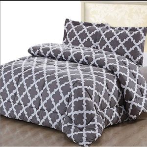 🆕* BRAND NEW Utopia Brushed Microfiber Down Alternative Comforter Set-King Size